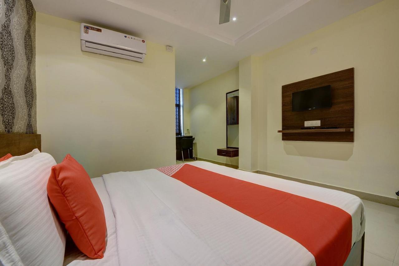 Capital O Hotel Samanvi International Belur  Luaran gambar