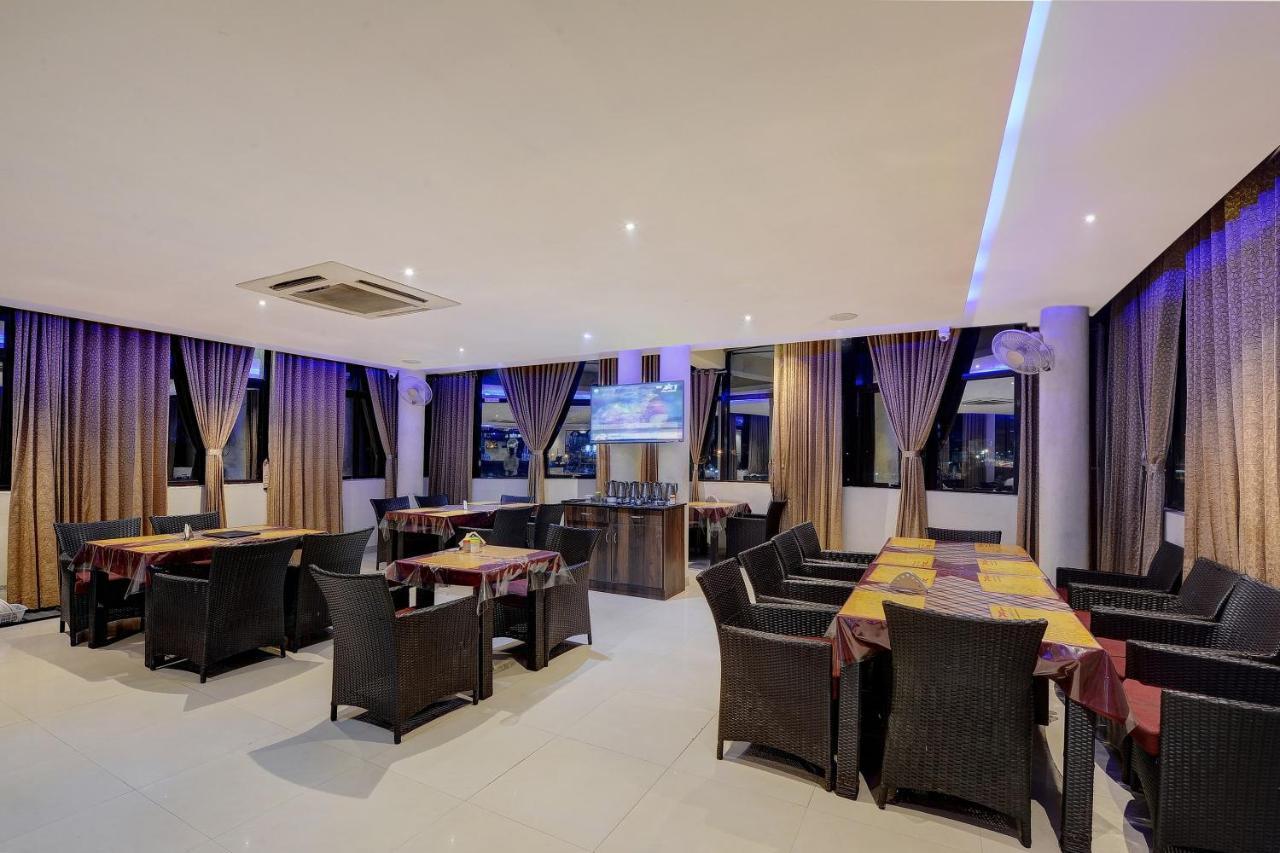 Capital O Hotel Samanvi International Belur  Luaran gambar