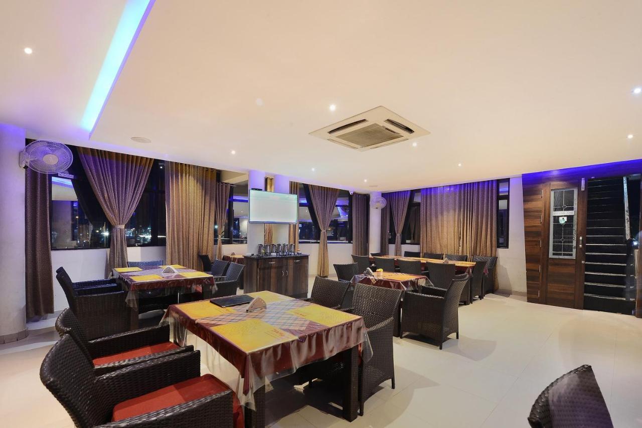 Capital O Hotel Samanvi International Belur  Luaran gambar