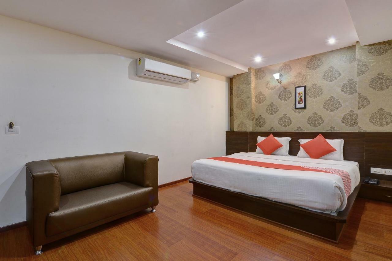 Capital O Hotel Samanvi International Belur  Luaran gambar